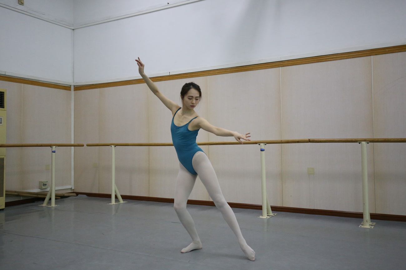 图片[239]-大西瓜爱牙膏-早期作品-Z2-5 衬白丝 (3)[252P] – 速更版-美库