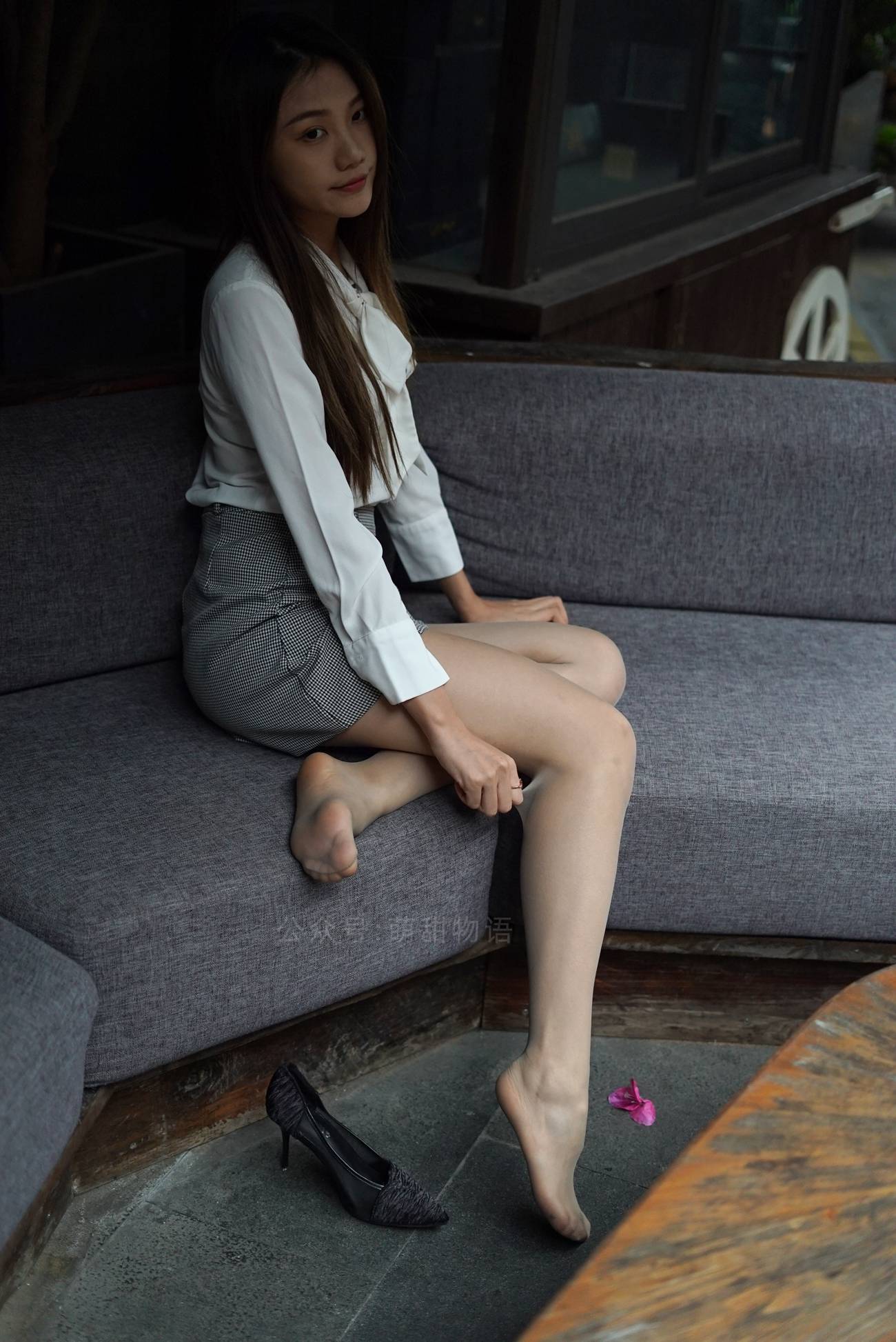 图片[66]-[萌甜物语]XM210 《在路边的座位玩脚脚-笑笑》[109] – 速更版-美库