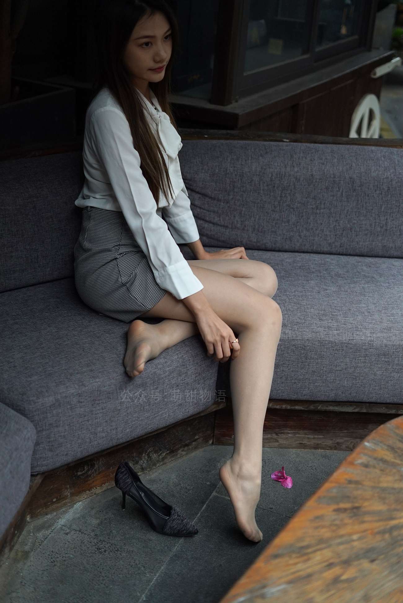 图片[67]-[萌甜物语]XM210 《在路边的座位玩脚脚-笑笑》[109] – 速更版-美库