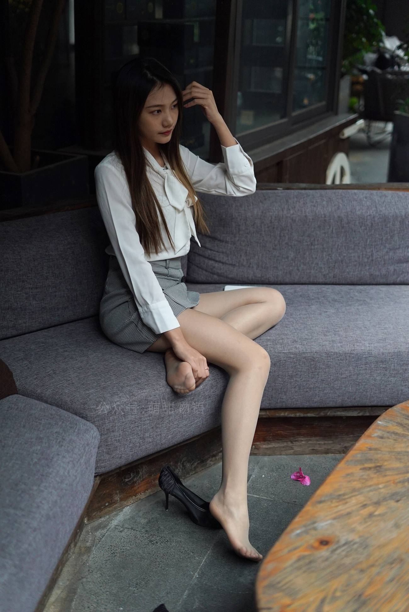 图片[68]-[萌甜物语]XM210 《在路边的座位玩脚脚-笑笑》[109] – 速更版-美库