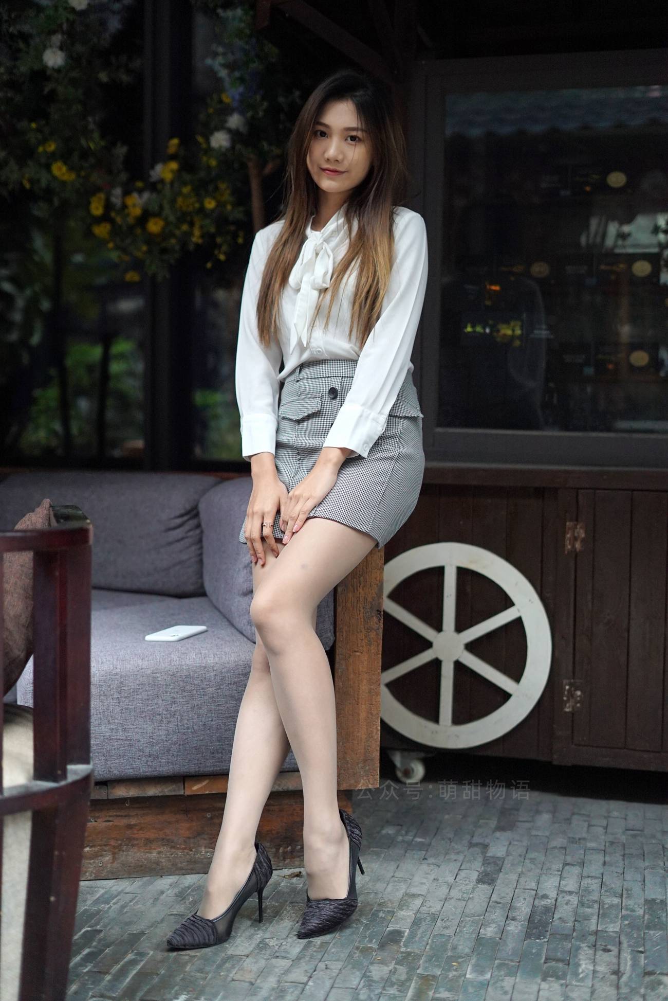 图片[102]-[萌甜物语]XM210 《在路边的座位玩脚脚-笑笑》[109] – 速更版-美库