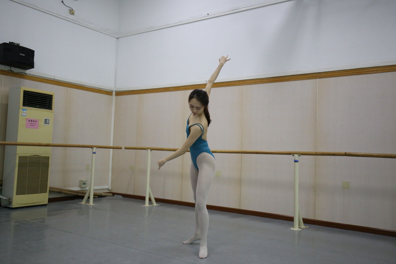 图片[217]-大西瓜爱牙膏-早期作品-Z2-5 衬白丝 (4)[222P] – 速更版-美库