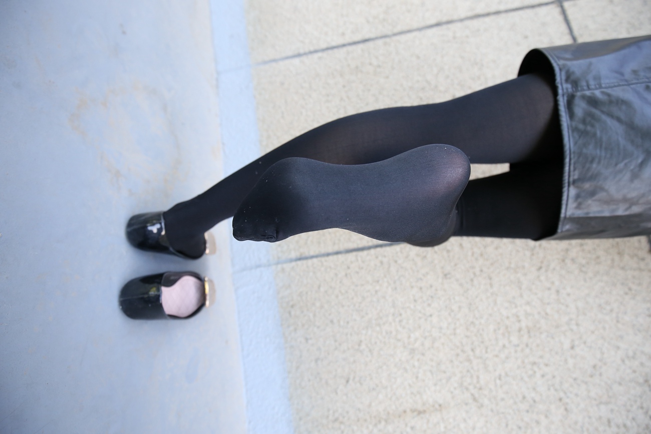 图片[284]-大西瓜爱牙膏-早期作品-Z3-1 裤妹黑袜 [314P] – 速更版-美库