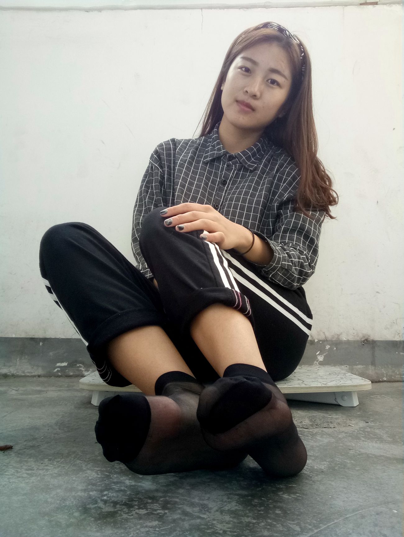 图片[15]-学妹校园寝室短丝系列003期 马聪[57P] – 速更版-美库