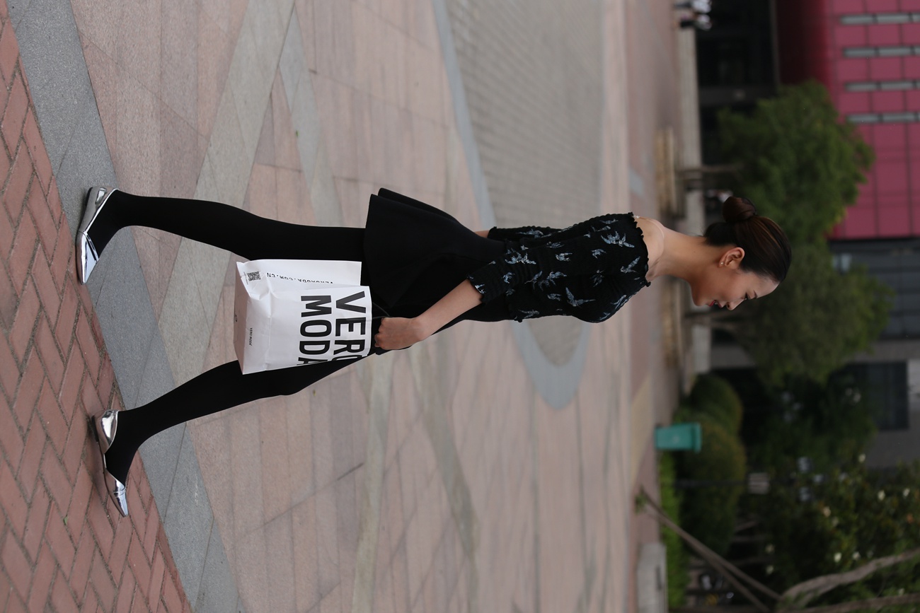 图片[17]-大西瓜爱牙膏-早期作品-Z3-5 空姐黑袜 (1)[131P] – 速更版-美库