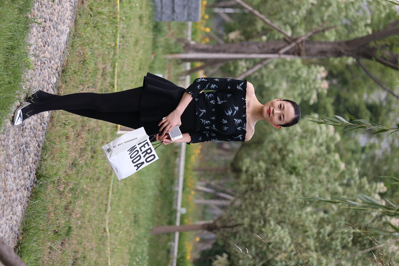 图片[29]-大西瓜爱牙膏-早期作品-Z3-5 空姐黑袜 (1)[131P] – 速更版-美库