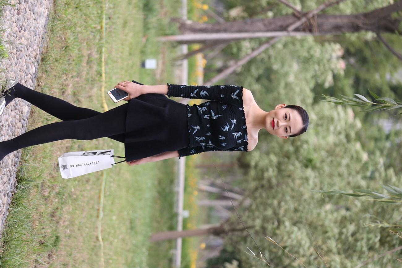 图片[31]-大西瓜爱牙膏-早期作品-Z3-5 空姐黑袜 (1)[131P] – 速更版-美库