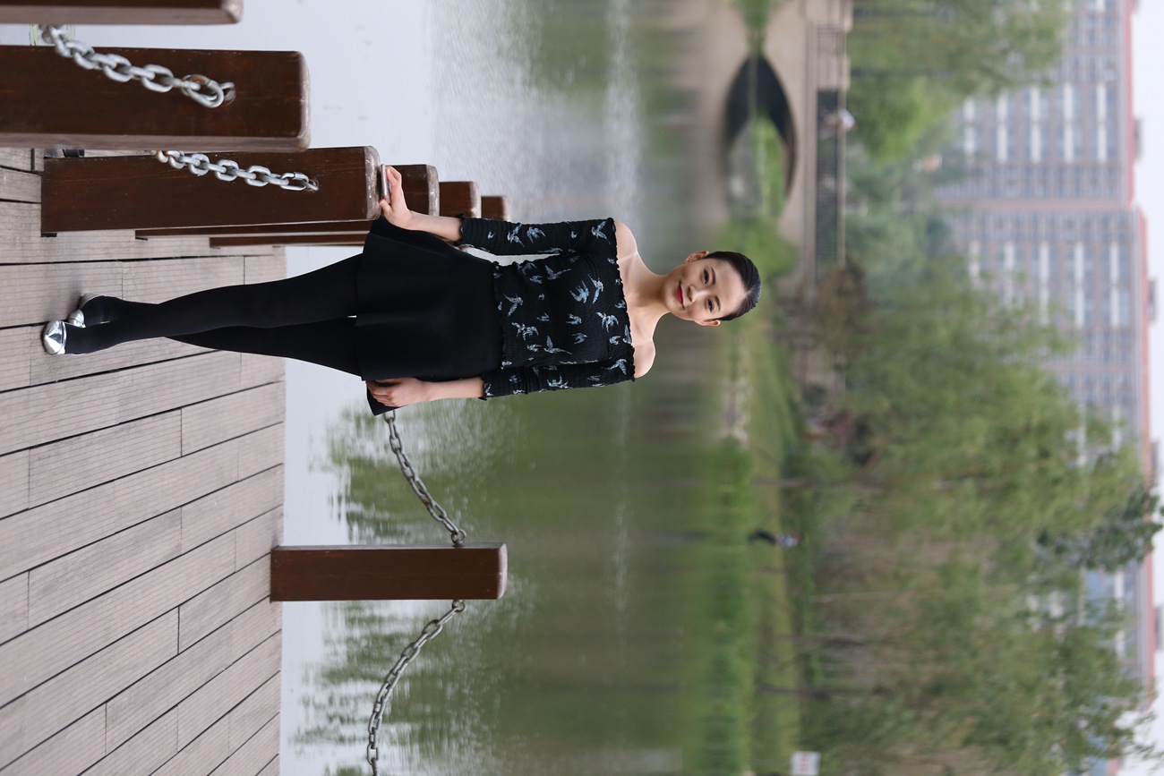 图片[35]-大西瓜爱牙膏-早期作品-Z3-5 空姐黑袜 (1)[131P] – 速更版-美库