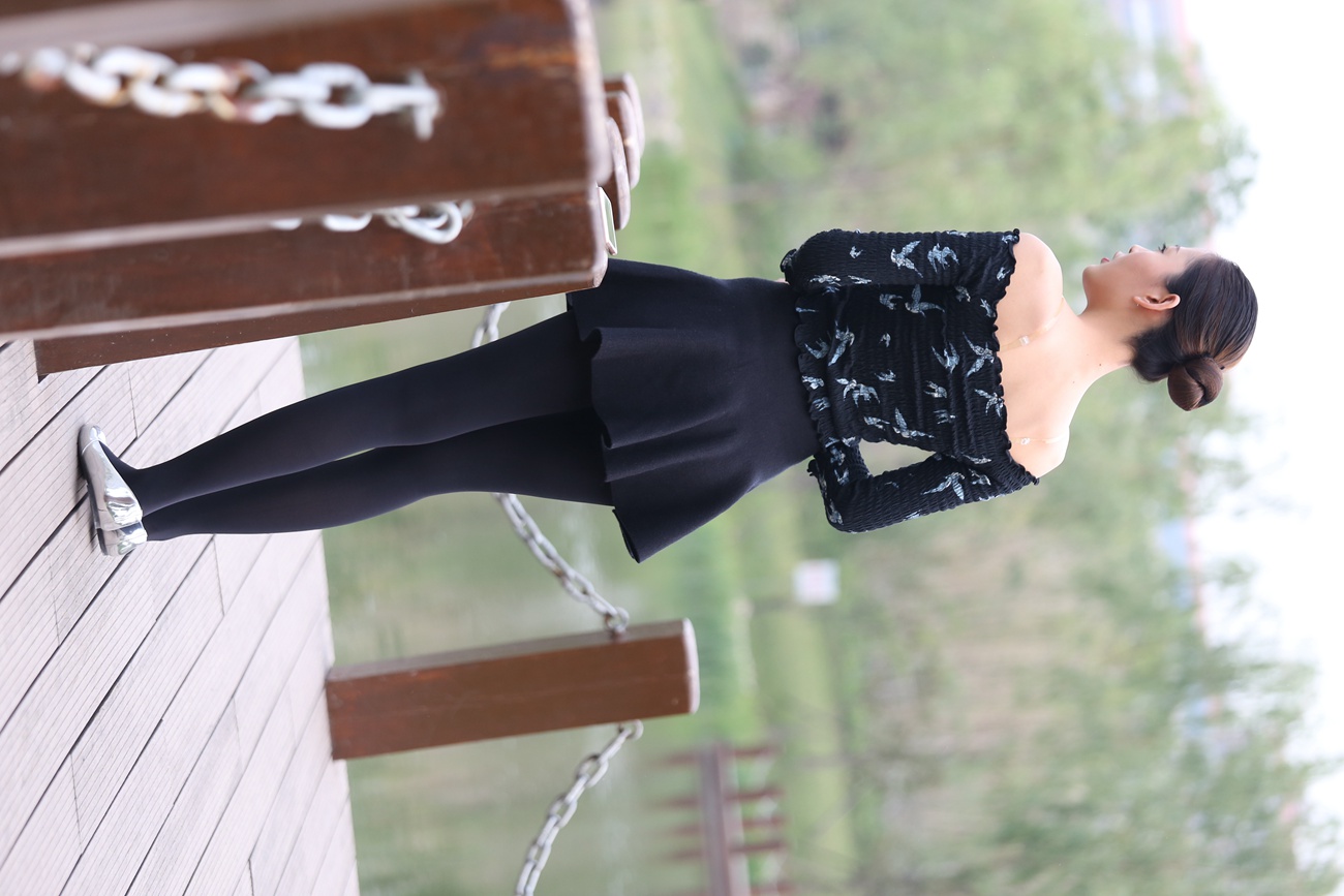 图片[47]-大西瓜爱牙膏-早期作品-Z3-5 空姐黑袜 (1)[131P] – 速更版-美库