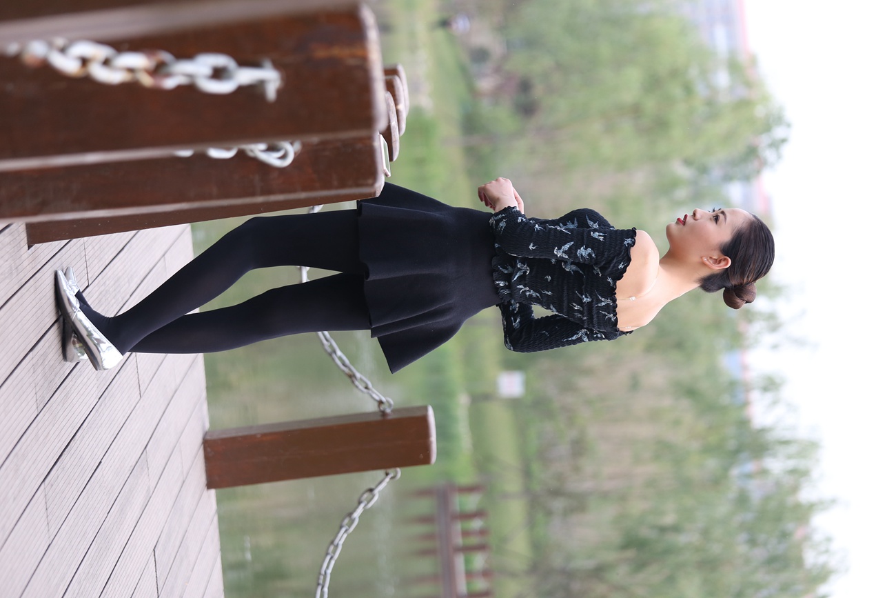 图片[46]-大西瓜爱牙膏-早期作品-Z3-5 空姐黑袜 (1)[131P] – 速更版-美库