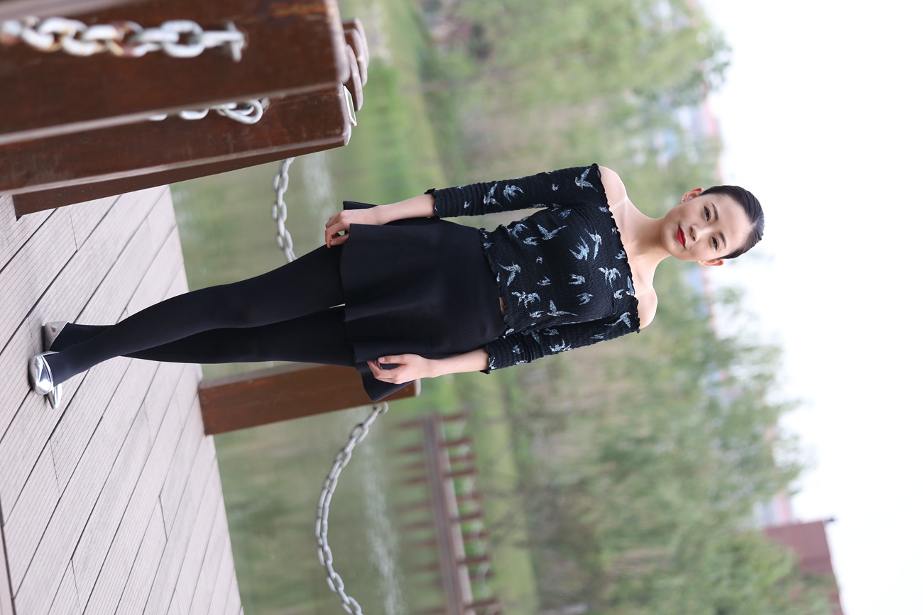 图片[51]-大西瓜爱牙膏-早期作品-Z3-5 空姐黑袜 (1)[131P] – 速更版-美库