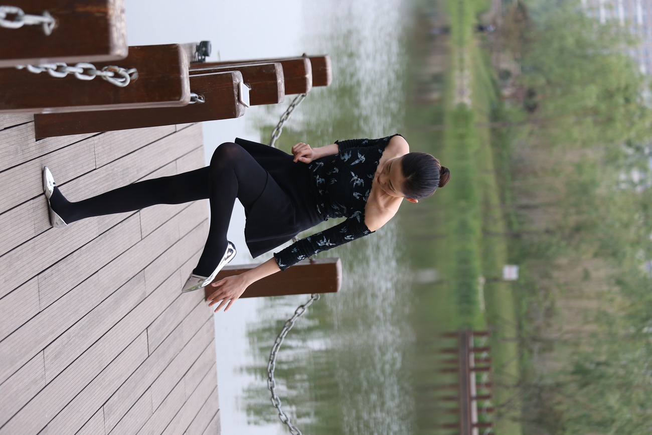 图片[54]-大西瓜爱牙膏-早期作品-Z3-5 空姐黑袜 (1)[131P] – 速更版-美库