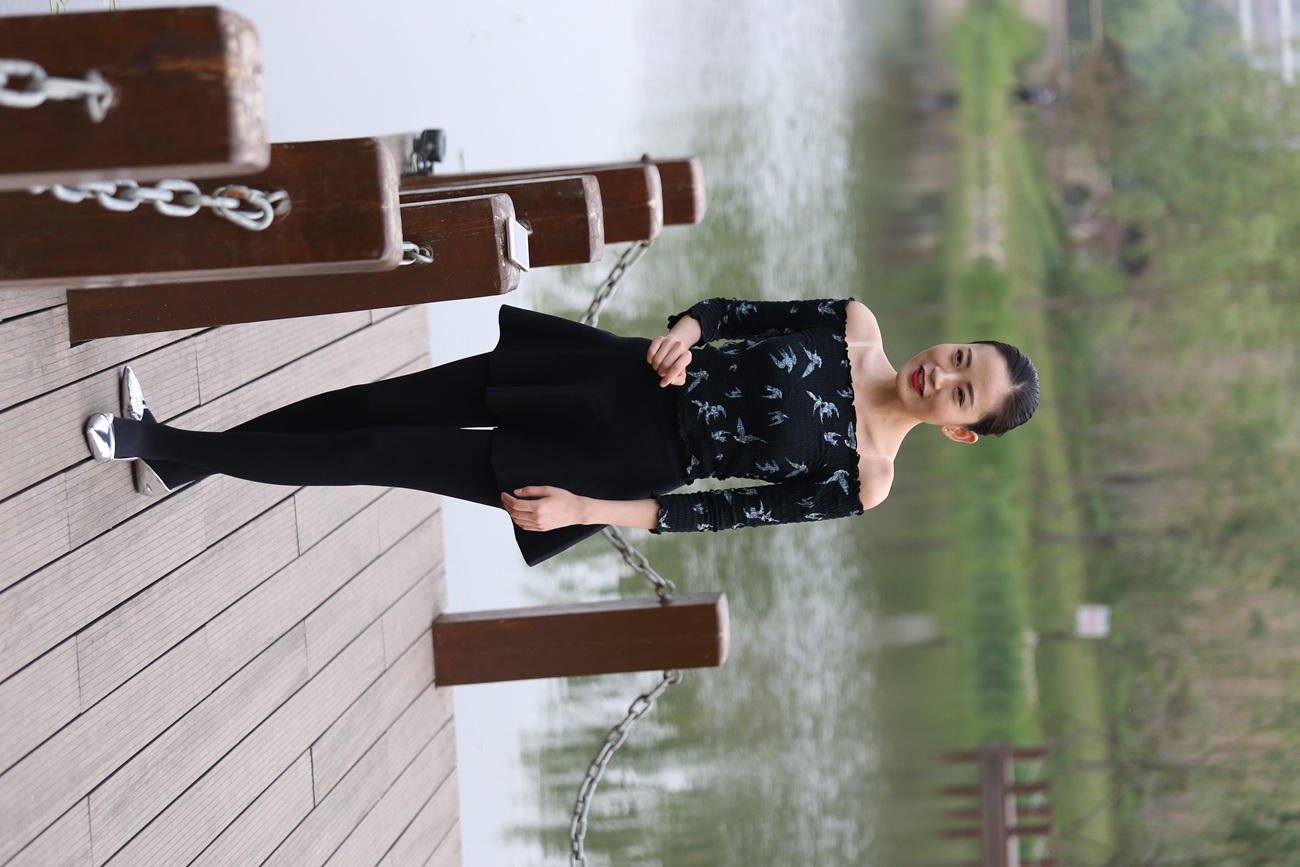 图片[56]-大西瓜爱牙膏-早期作品-Z3-5 空姐黑袜 (1)[131P] – 速更版-美库