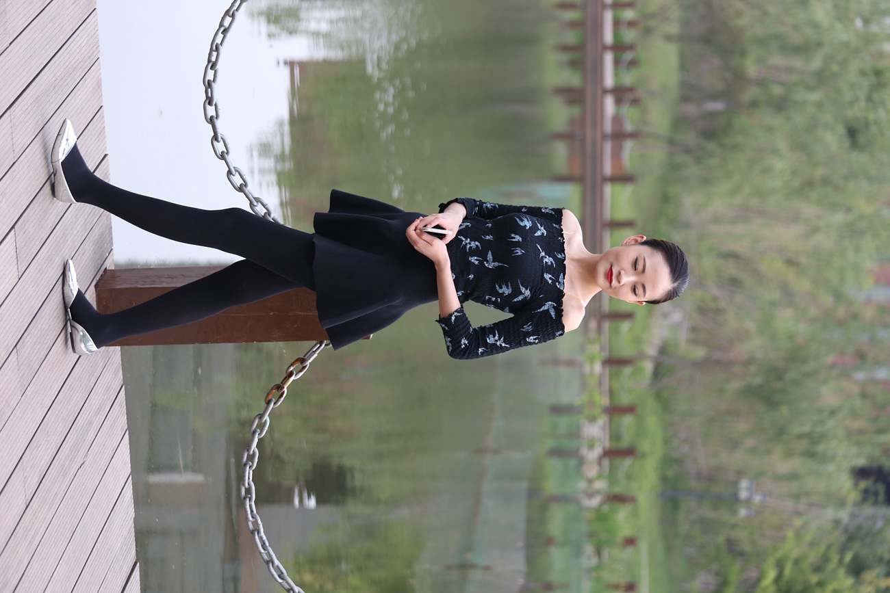 图片[70]-大西瓜爱牙膏-早期作品-Z3-5 空姐黑袜 (1)[131P] – 速更版-美库