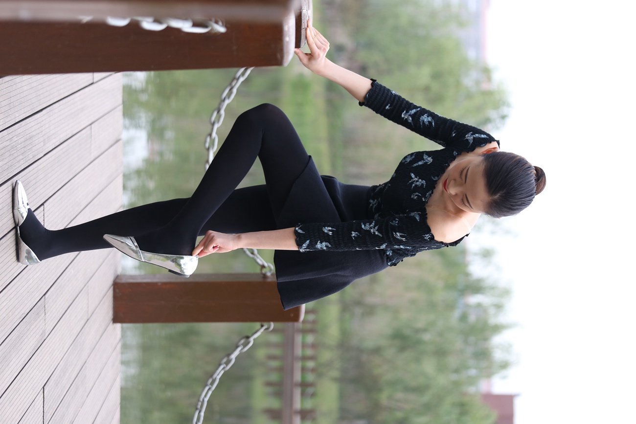 图片[102]-大西瓜爱牙膏-早期作品-Z3-5 空姐黑袜 (1)[131P] – 速更版-美库