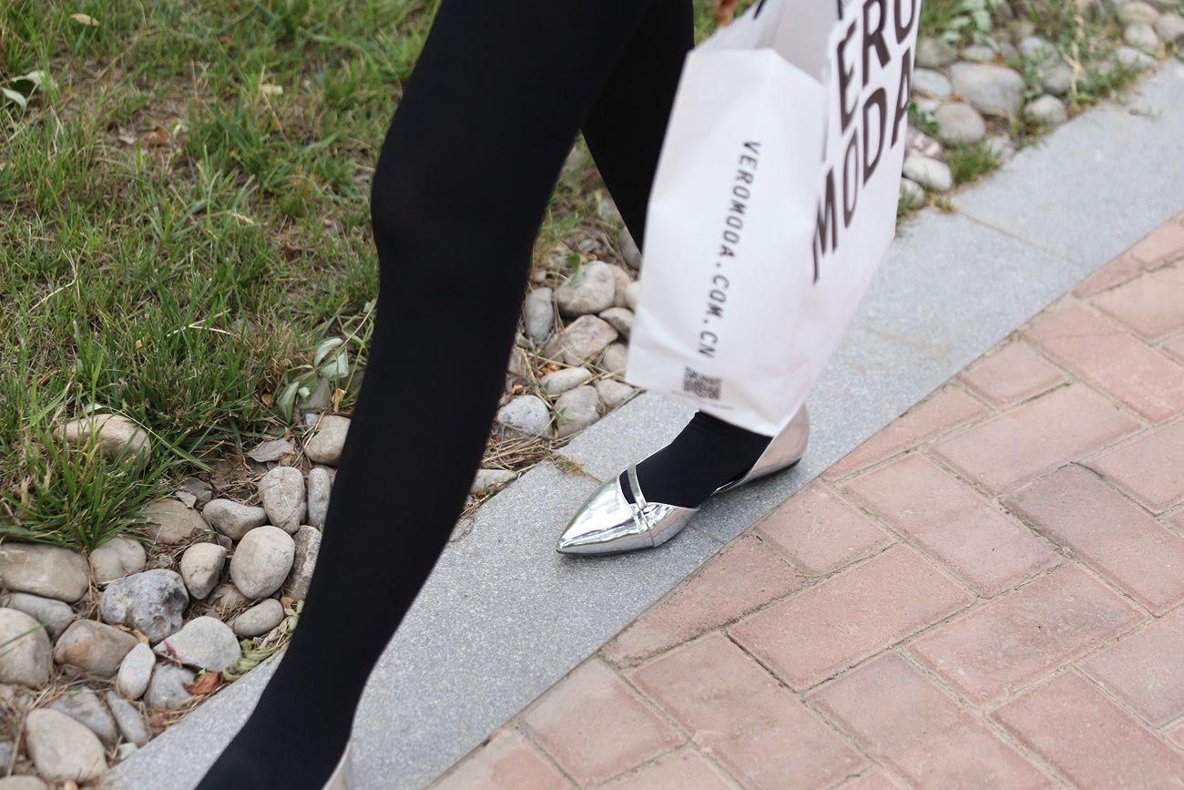 图片[120]-大西瓜爱牙膏-早期作品-Z3-5 空姐黑袜 (1)[131P] – 速更版-美库