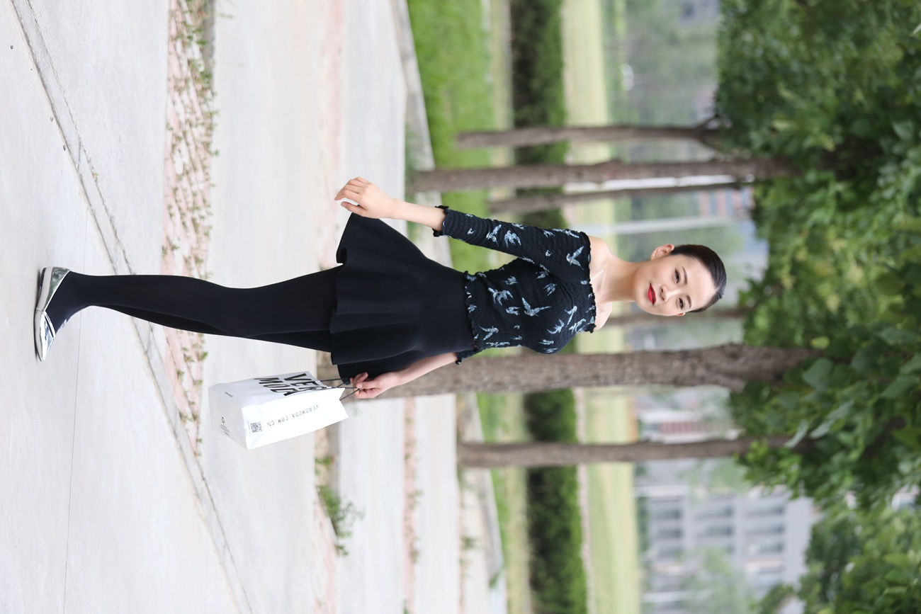 图片[261]-大西瓜爱牙膏-早期作品-Z3-5 空姐黑袜 (2)[267P] – 速更版-美库