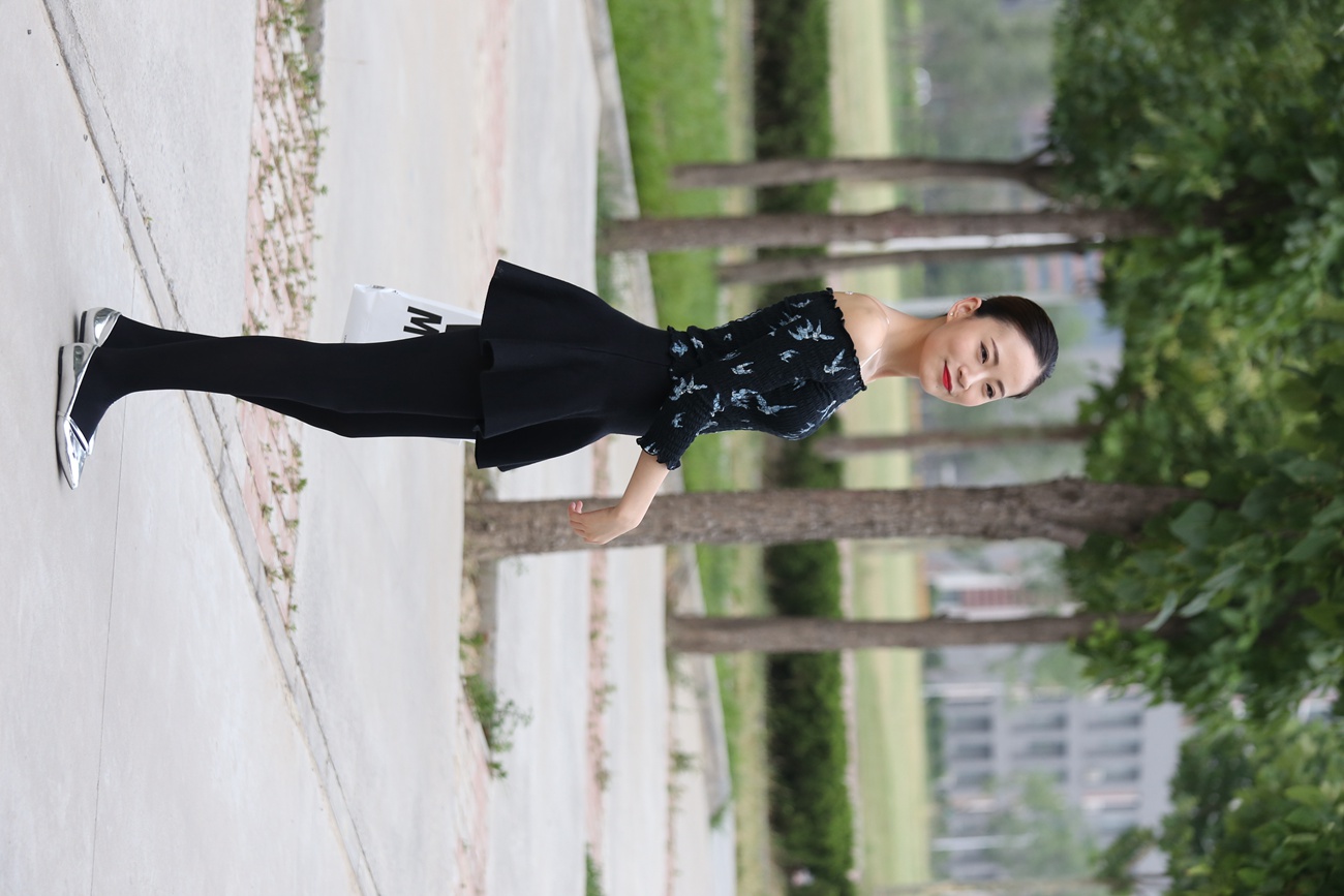 图片[262]-大西瓜爱牙膏-早期作品-Z3-5 空姐黑袜 (2)[267P] – 速更版-美库