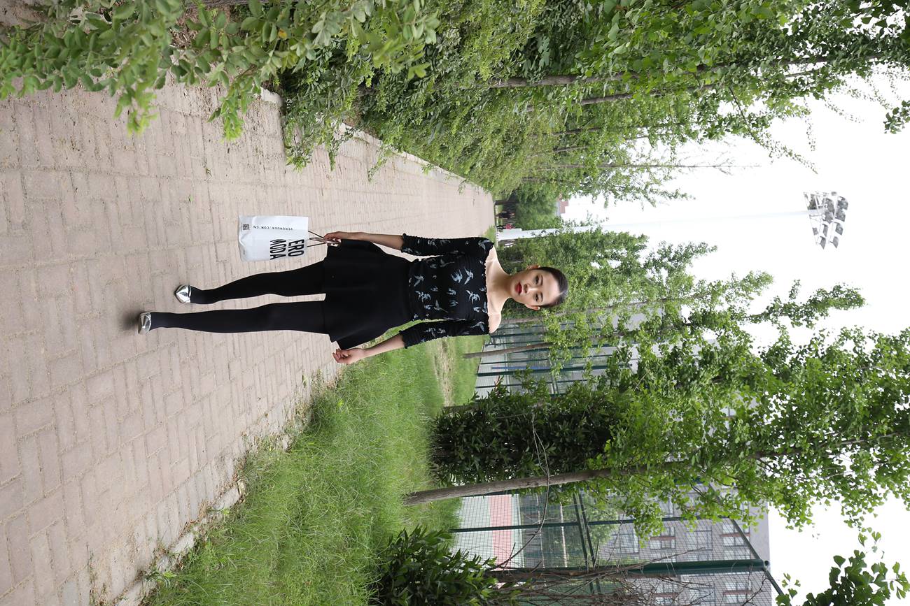 图片[58]-大西瓜爱牙膏-早期作品-Z3-5 空姐黑袜 (5)[106P] – 速更版-美库