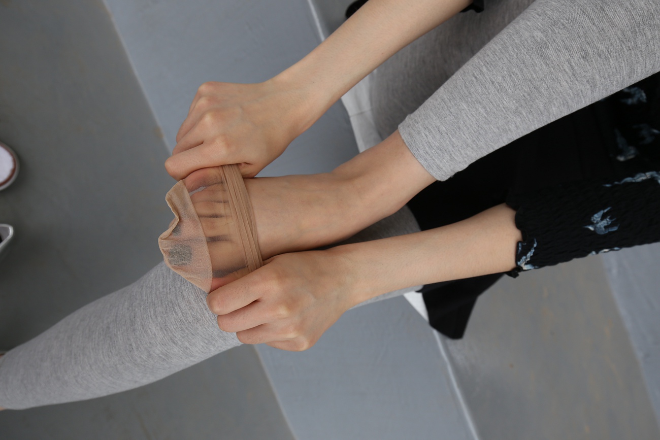 图片[11]-大西瓜爱牙膏-早期作品-Z3-6 空姐灰丝 (1)[67P] – 速更版-美库