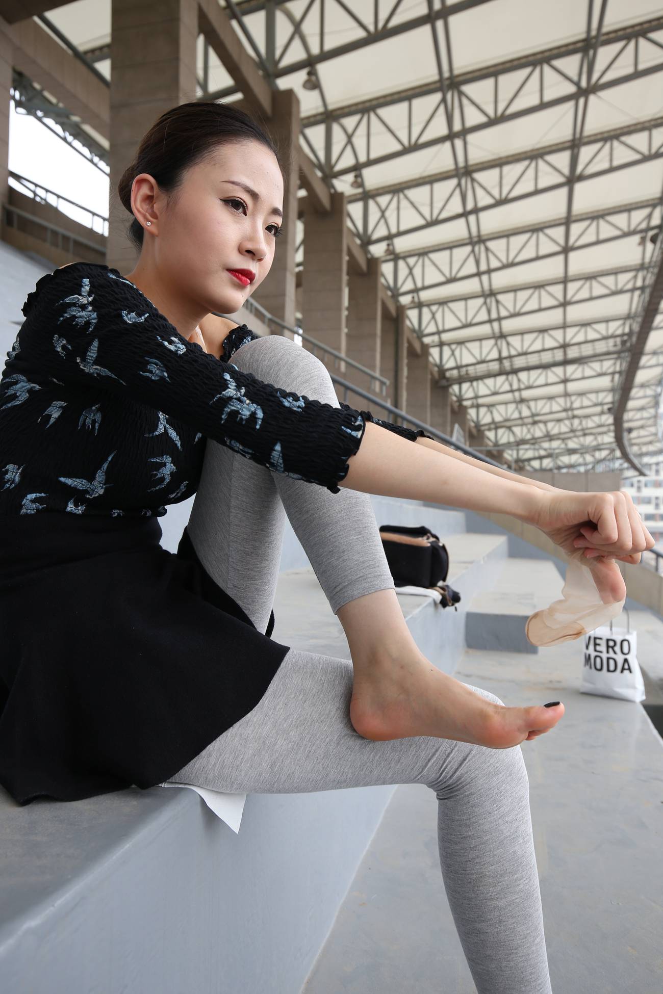 图片[25]-大西瓜爱牙膏-早期作品-Z3-6 空姐灰丝 (2)[103P] – 速更版-美库