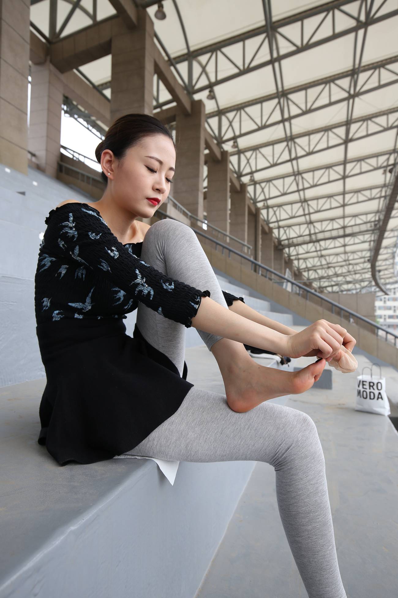 图片[26]-大西瓜爱牙膏-早期作品-Z3-6 空姐灰丝 (2)[103P] – 速更版-美库