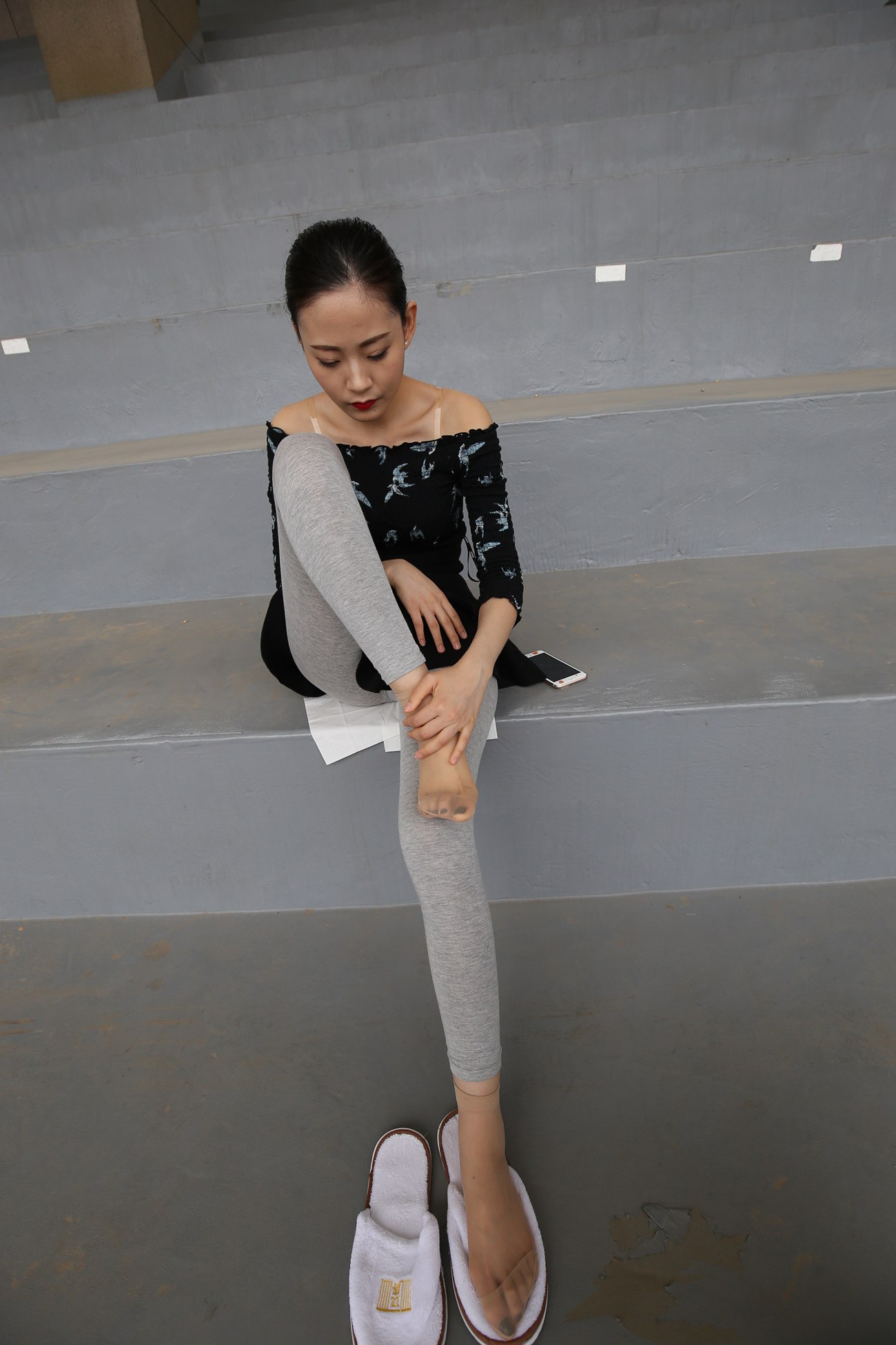 图片[38]-大西瓜爱牙膏-早期作品-Z3-6 空姐灰丝 (2)[103P] – 速更版-美库