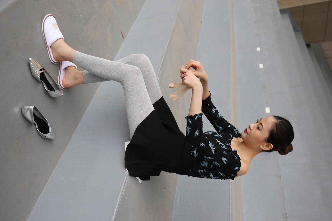 图片[61]-大西瓜爱牙膏-早期作品-Z3-6 空姐灰丝 (1)[67P] – 速更版-美库