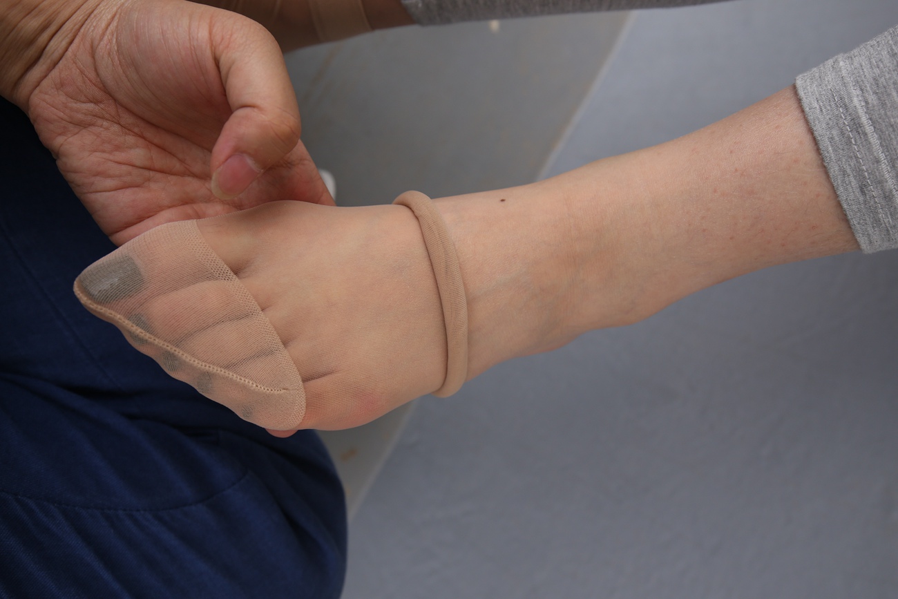 图片[40]-大西瓜爱牙膏-早期作品-Z3-6 空姐灰丝 (3)[59P] – 速更版-美库