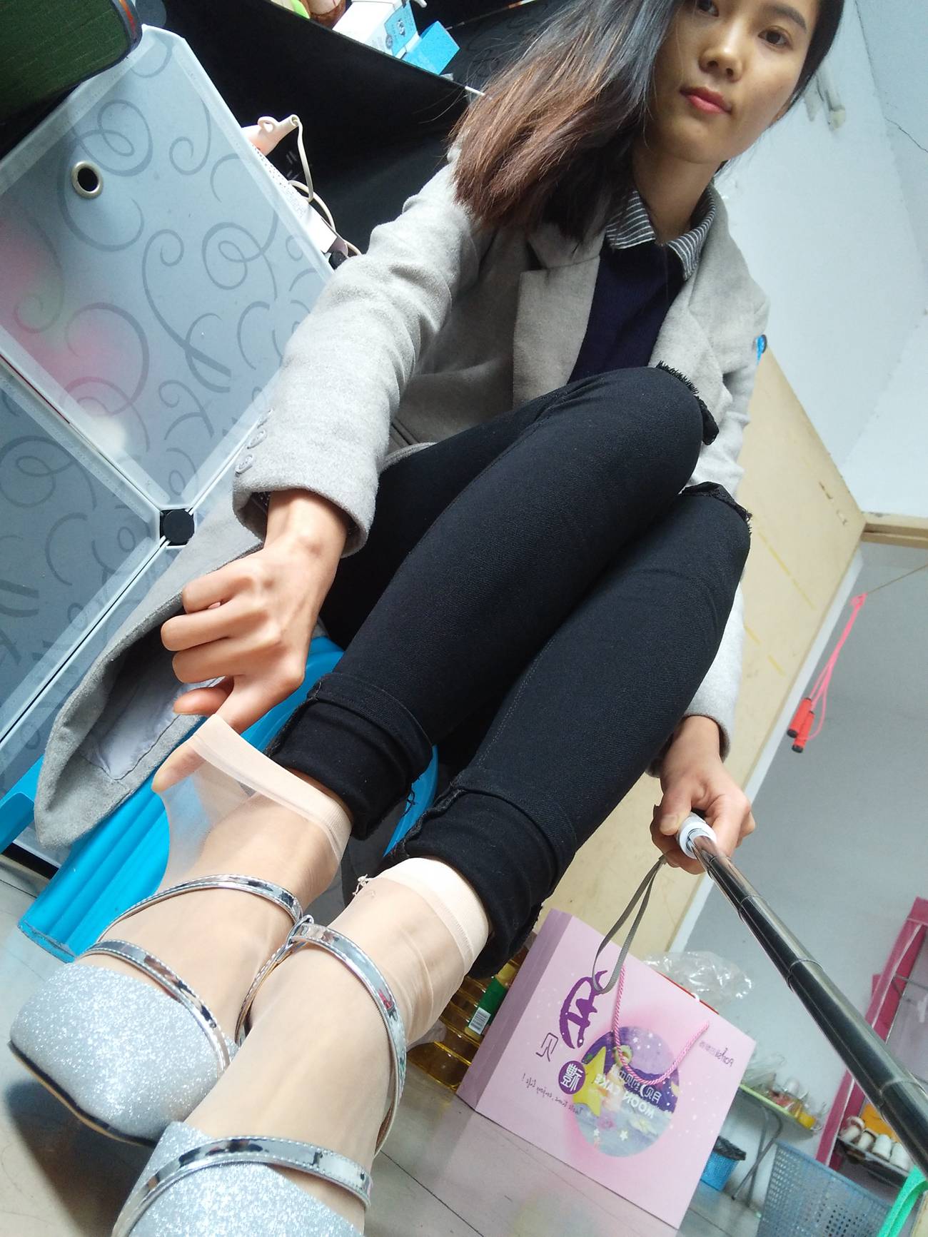 图片[15]-学妹校园寝室短丝系列005期 徐璐[52P] – 速更版-美库