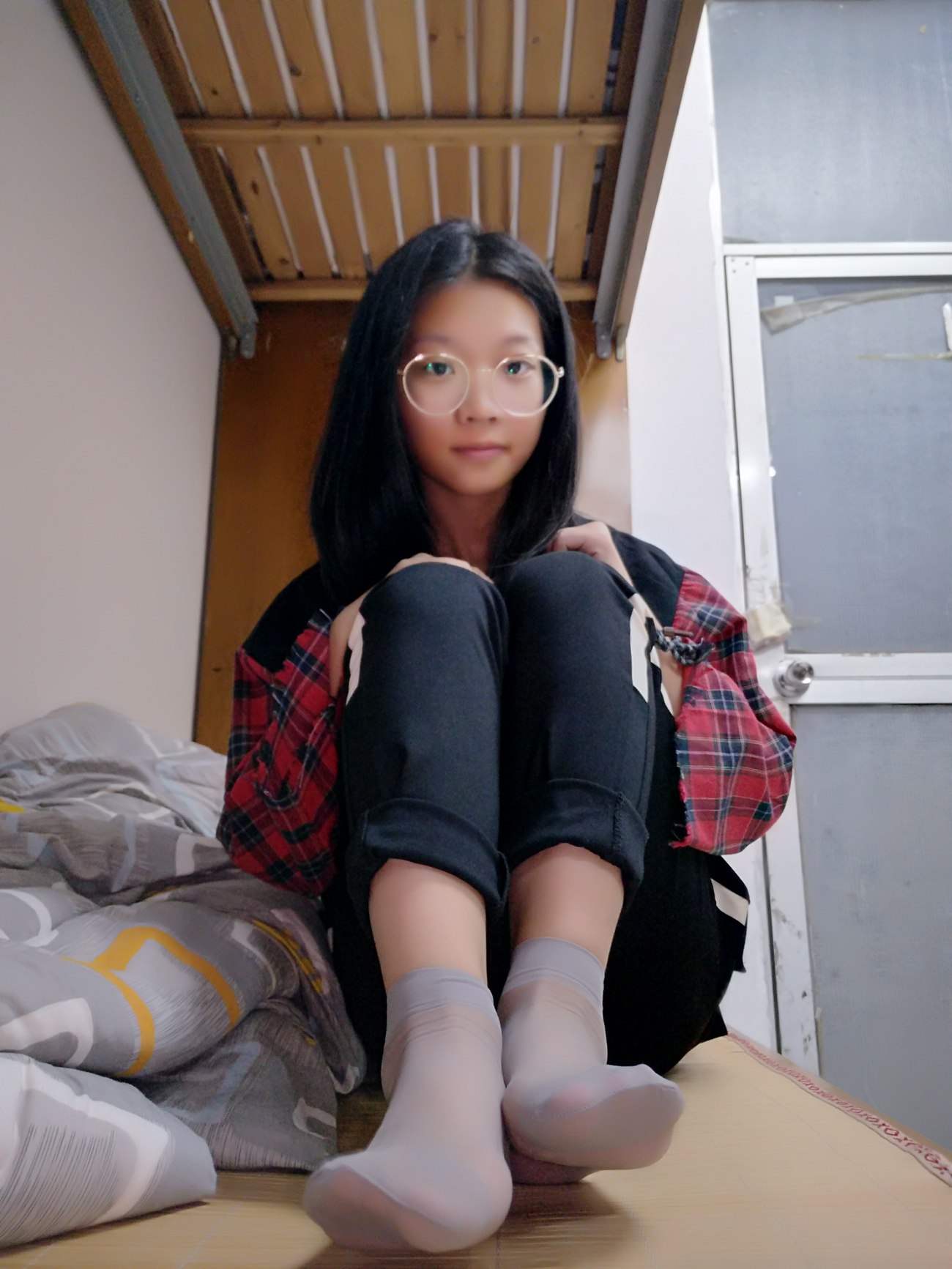 图片[31]-学妹校园寝室短丝系列006期 洪婷婷[83P] – 速更版-美库