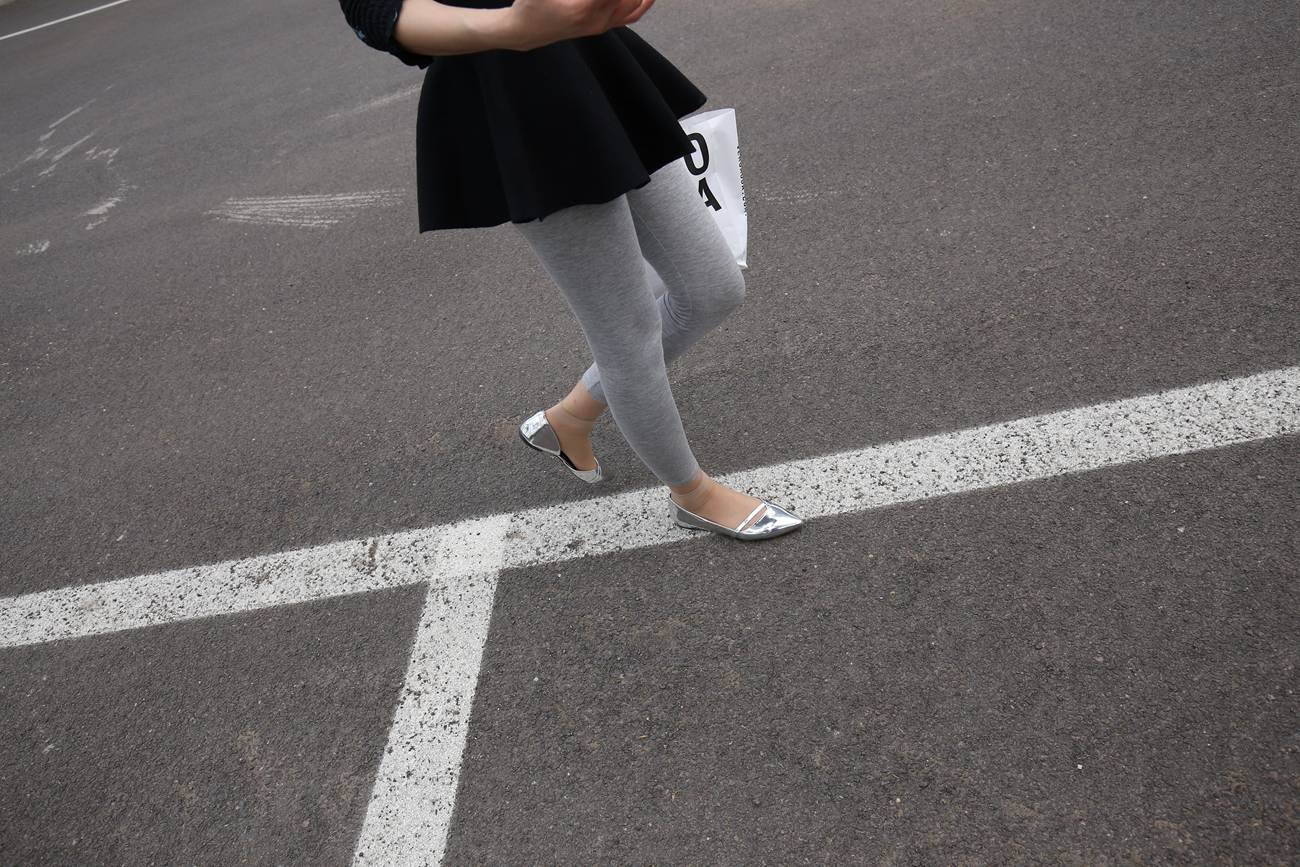 图片[35]-大西瓜爱牙膏-早期作品-Z3-6 空姐灰丝 (5)[87P] – 速更版-美库