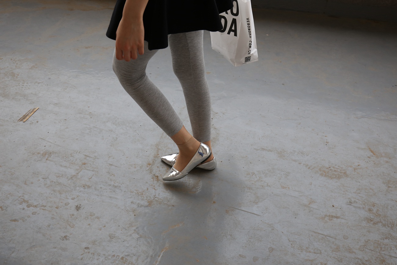 图片[80]-大西瓜爱牙膏-早期作品-Z3-6 空姐灰丝 (4)[59P] – 速更版-美库