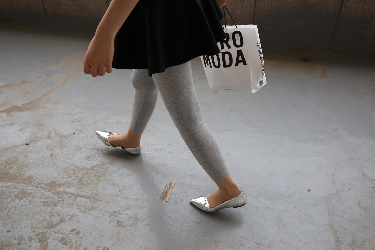 图片[140]-大西瓜爱牙膏-早期作品-Z3-6 空姐灰丝 (5)[87P] – 速更版-美库