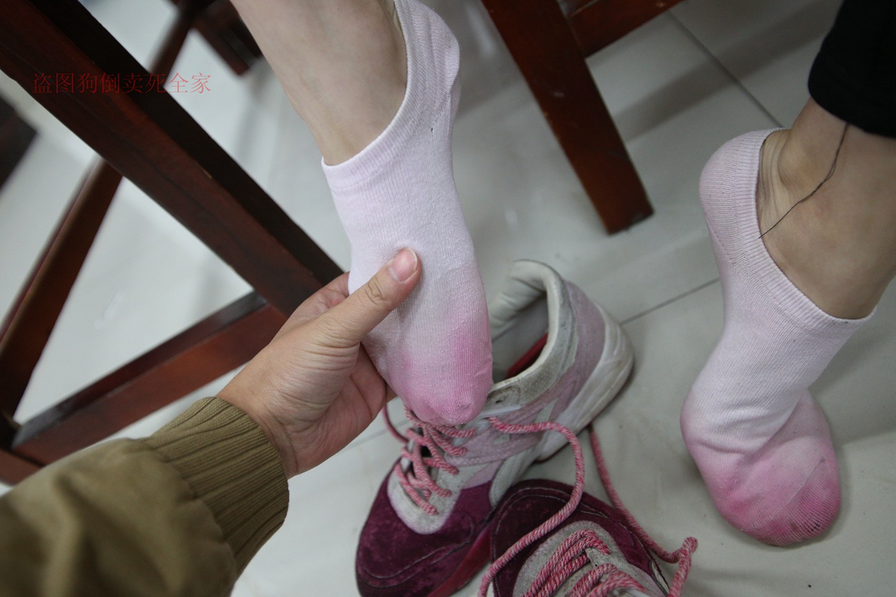 图片[40]-大西瓜爱牙膏-早期作品-Z4-3 短丝+裸足 (1) [136P] – 速更版-美库