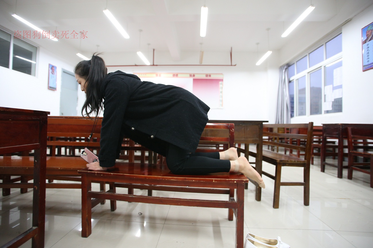 图片[31]-大西瓜爱牙膏-早期作品-Z4-3 短丝+裸足 (1) [187P] – 速更版-美库