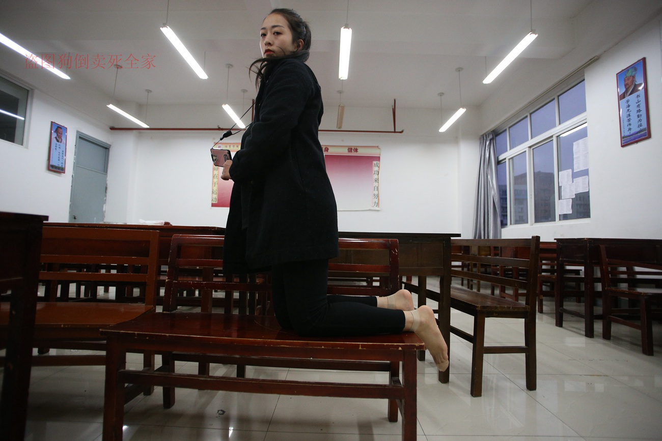 图片[32]-大西瓜爱牙膏-早期作品-Z4-3 短丝+裸足 (1) [187P] – 速更版-美库