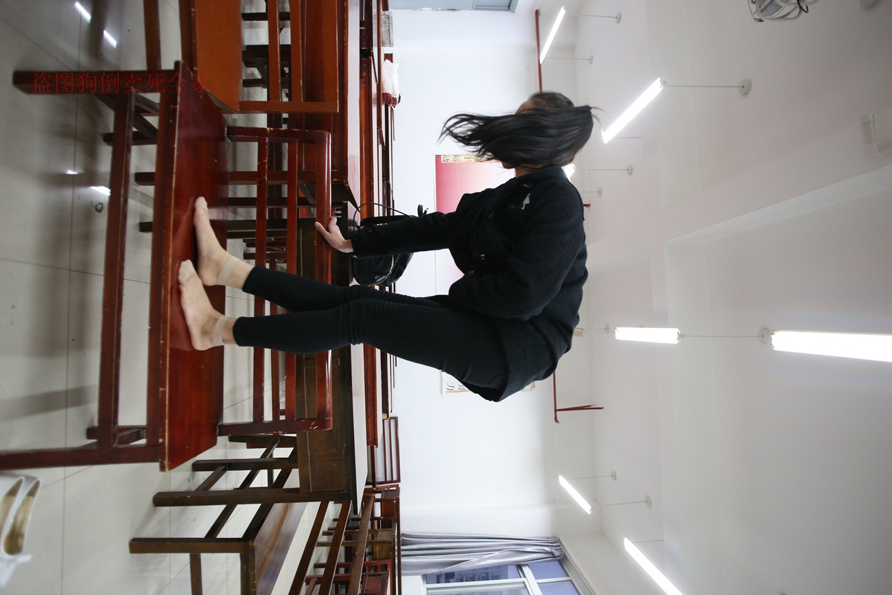 图片[37]-大西瓜爱牙膏-早期作品-Z4-3 短丝+裸足 (1) [187P] – 速更版-美库