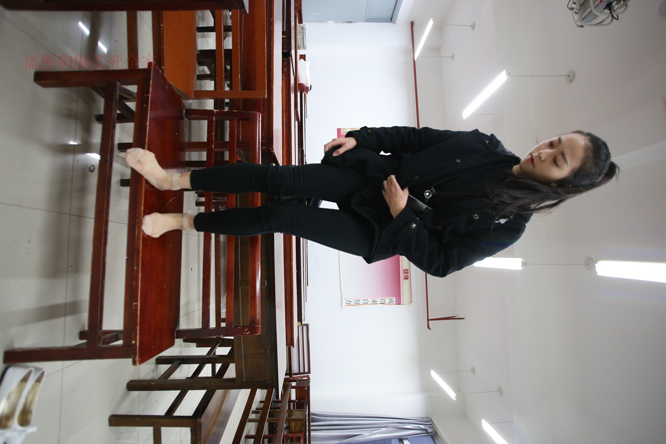 图片[38]-大西瓜爱牙膏-早期作品-Z4-3 短丝+裸足 (1) [187P] – 速更版-美库