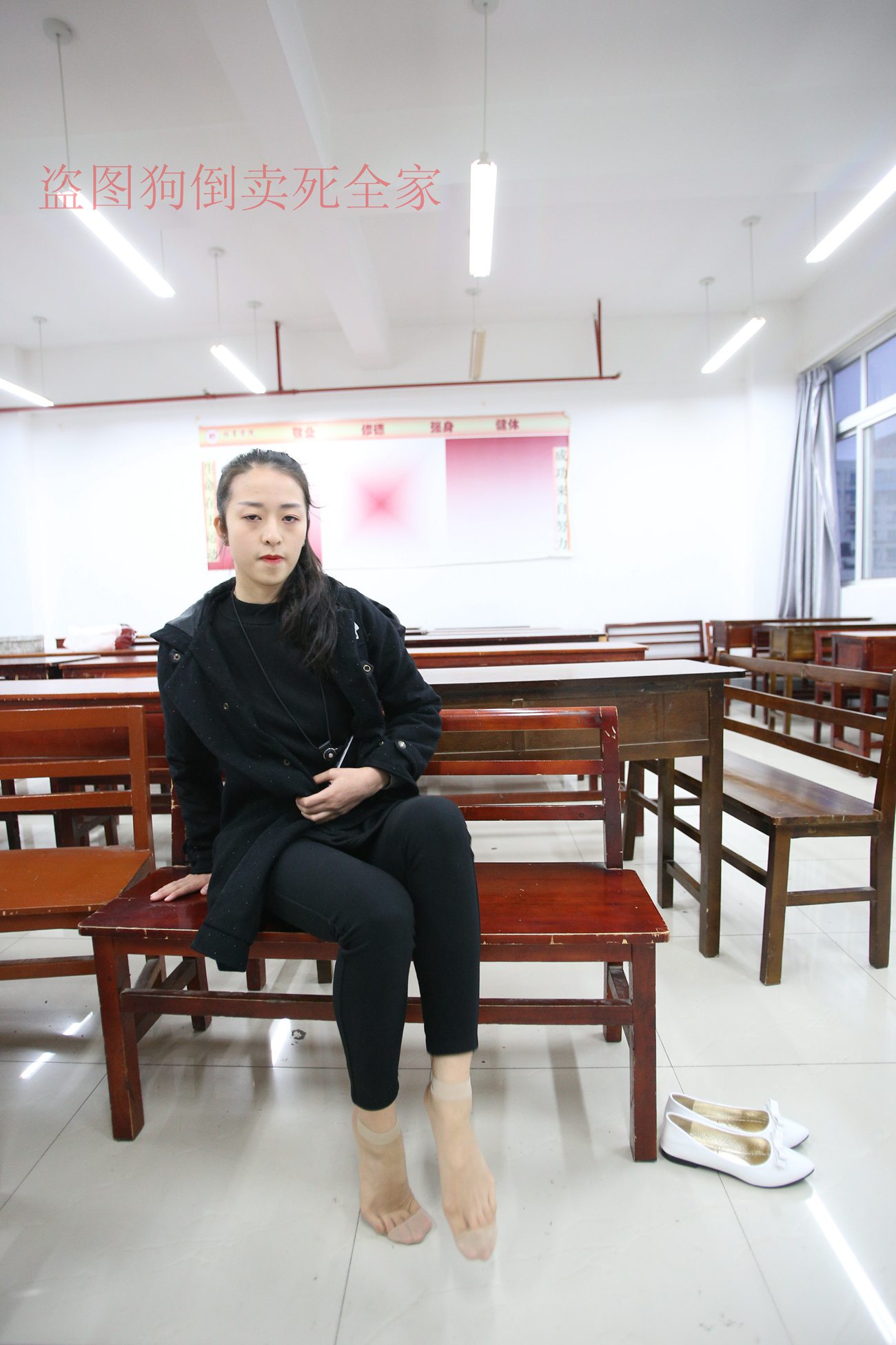 图片[40]-大西瓜爱牙膏-早期作品-Z4-3 短丝+裸足 (1) [187P] – 速更版-美库