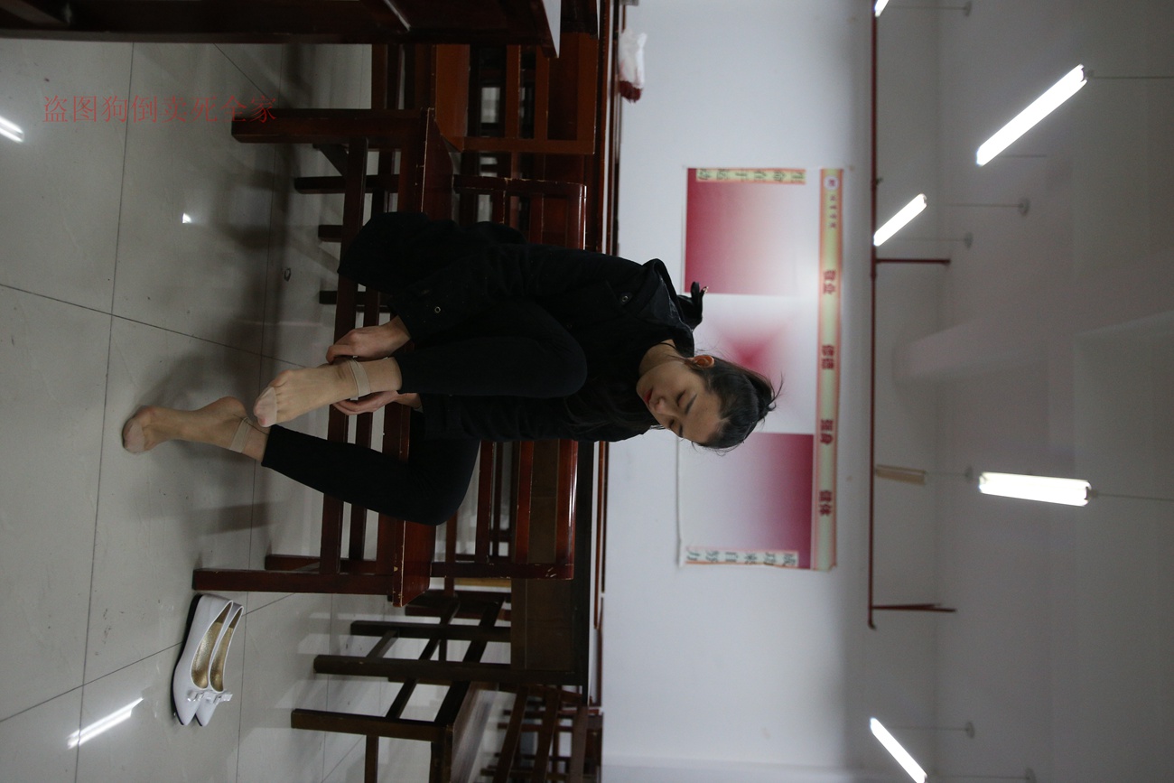 图片[43]-大西瓜爱牙膏-早期作品-Z4-3 短丝+裸足 (1) [187P] – 速更版-美库