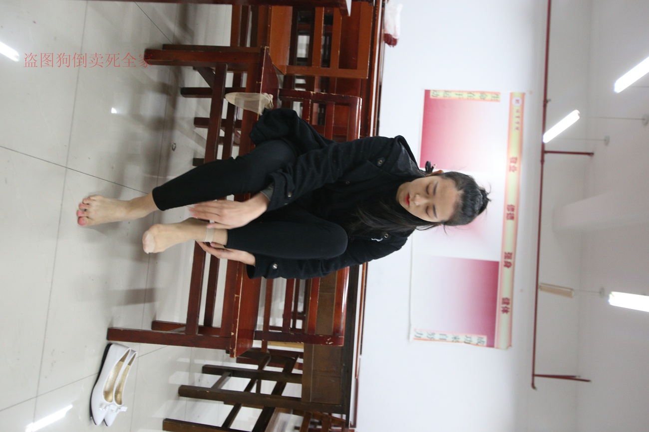 图片[44]-大西瓜爱牙膏-早期作品-Z4-3 短丝+裸足 (1) [187P] – 速更版-美库