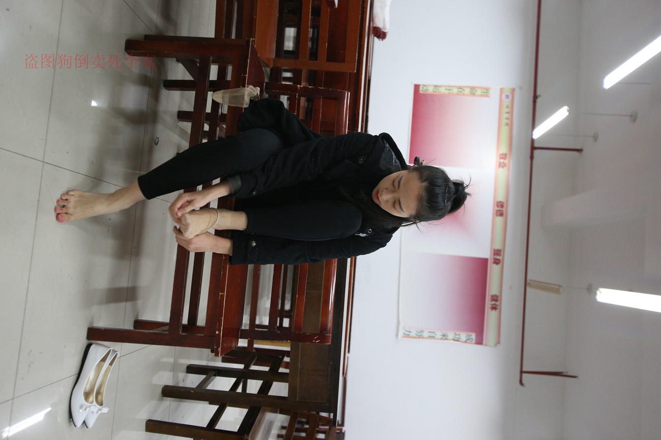 图片[46]-大西瓜爱牙膏-早期作品-Z4-3 短丝+裸足 (1) [187P] – 速更版-美库