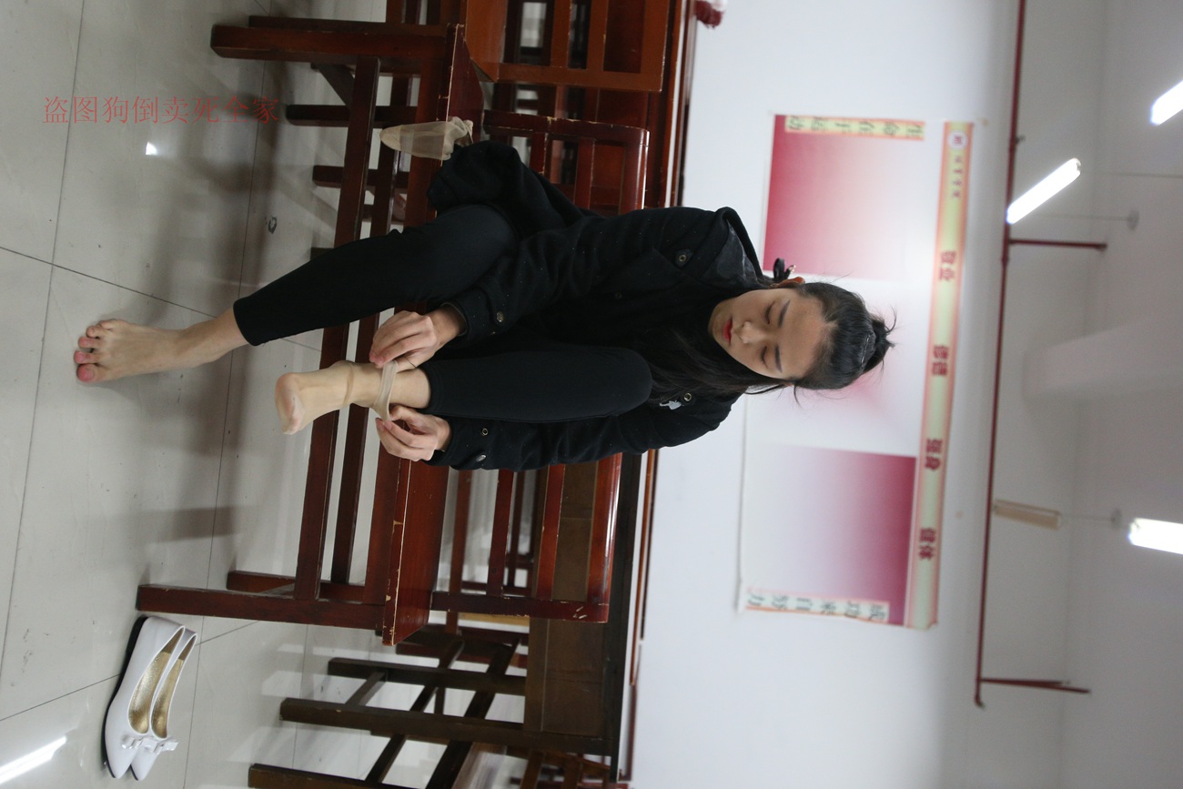 图片[53]-大西瓜爱牙膏-早期作品-Z4-3 短丝+裸足 (1) [187P] – 速更版-美库