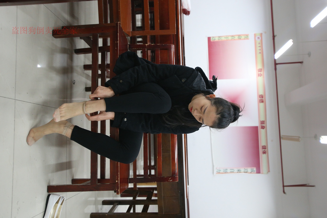 图片[60]-大西瓜爱牙膏-早期作品-Z4-3 短丝+裸足 (1) [187P] – 速更版-美库