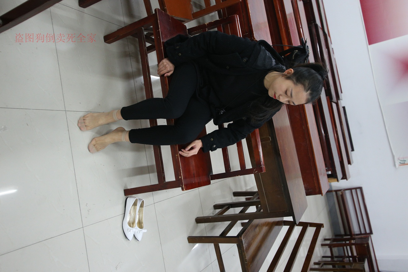 图片[64]-大西瓜爱牙膏-早期作品-Z4-3 短丝+裸足 (1) [187P] – 速更版-美库