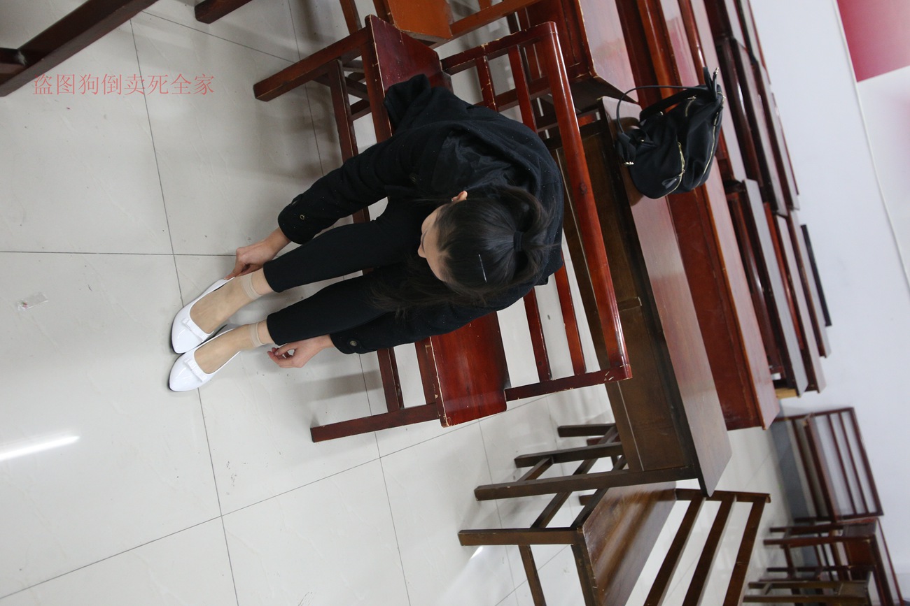 图片[70]-大西瓜爱牙膏-早期作品-Z4-3 短丝+裸足 (1) [187P] – 速更版-美库