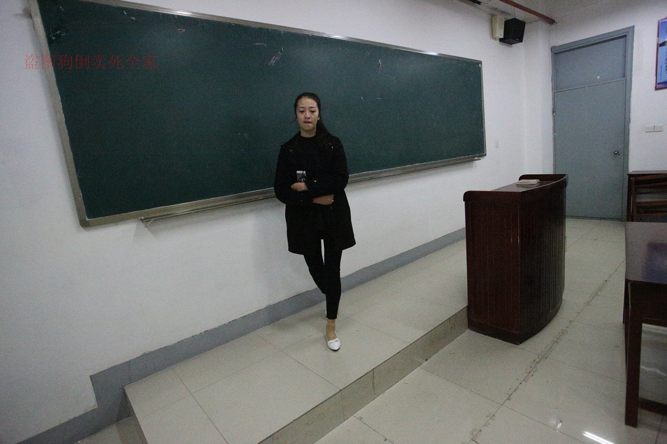 图片[76]-大西瓜爱牙膏-早期作品-Z4-3 短丝+裸足 (1) [187P] – 速更版-美库