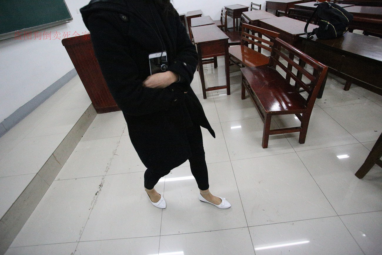 图片[80]-大西瓜爱牙膏-早期作品-Z4-3 短丝+裸足 (1) [187P] – 速更版-美库