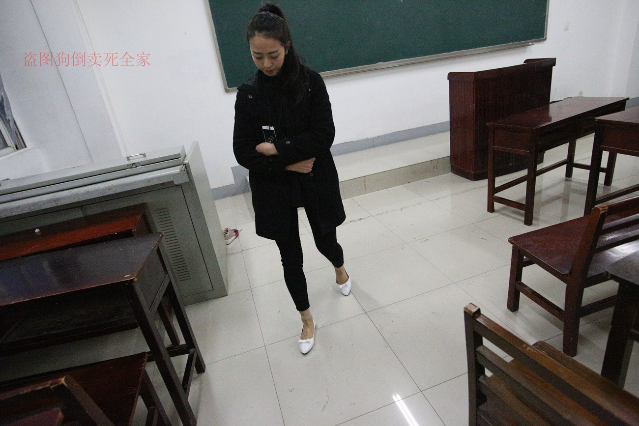 图片[100]-大西瓜爱牙膏-早期作品-Z4-3 短丝+裸足 (1) [187P] – 速更版-美库